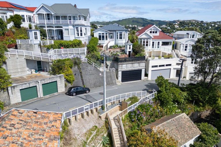 Photo of property in 19a Central Terrace, Kelburn, Wellington, 6012