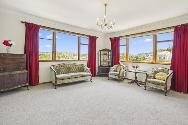 Photo of property in 28 Ashleigh Crescent, Miramar, Wellington, 6022