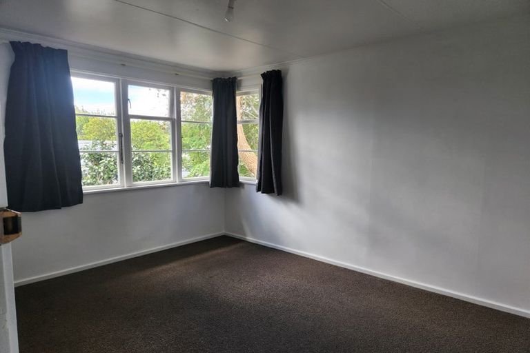 Photo of property in 8 Nutsey Avenue, Northcote, Auckland, 0627