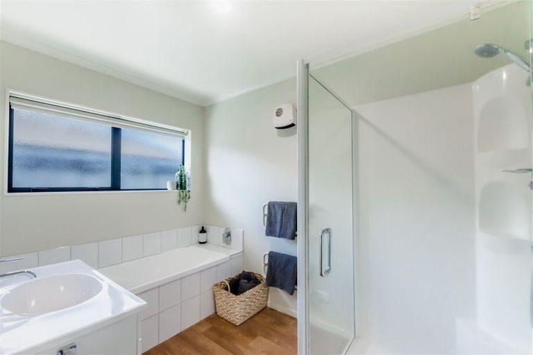 Photo of property in 22 Waterstone Avenue, Paraparaumu, 5032