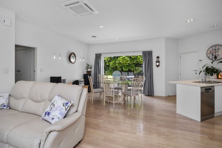 Photo of property in 10 Waiora Place, Pyes Pa, Tauranga, 3112