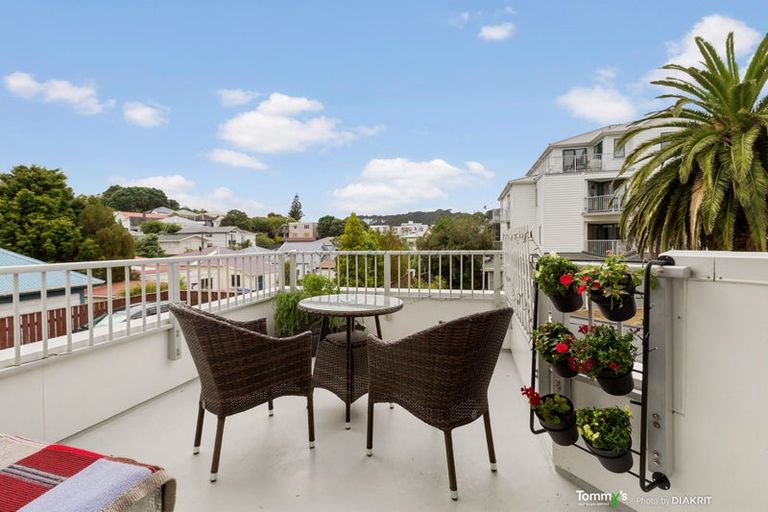 Photo of property in Palm Grove Apartments, 16/13b Palm Grove, Berhampore, Wellington, 6023