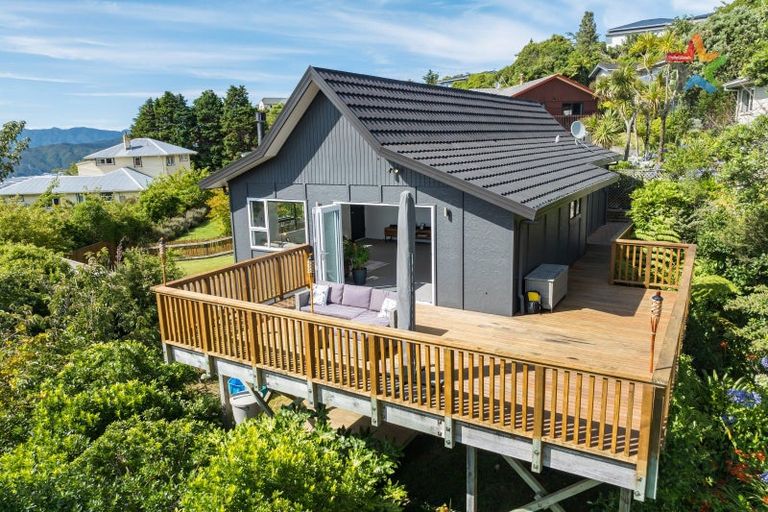 Photo of property in 26 Wisteria Grove, Maungaraki, Lower Hutt, 5010