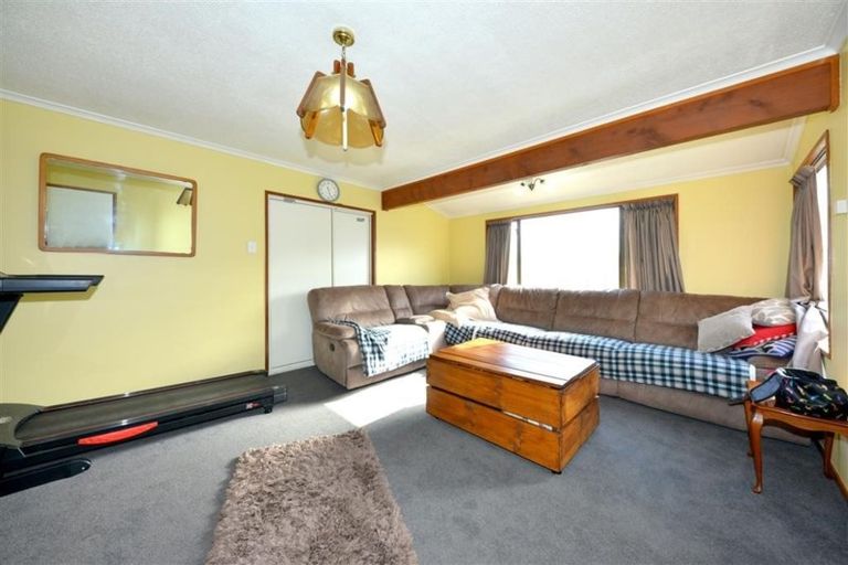 Photo of property in 52 Momorangi Crescent, Redwood, Christchurch, 8051