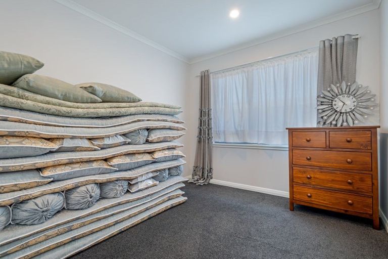 Photo of property in 31 Karamea Crescent, Kelvin Grove, Palmerston North, 4414