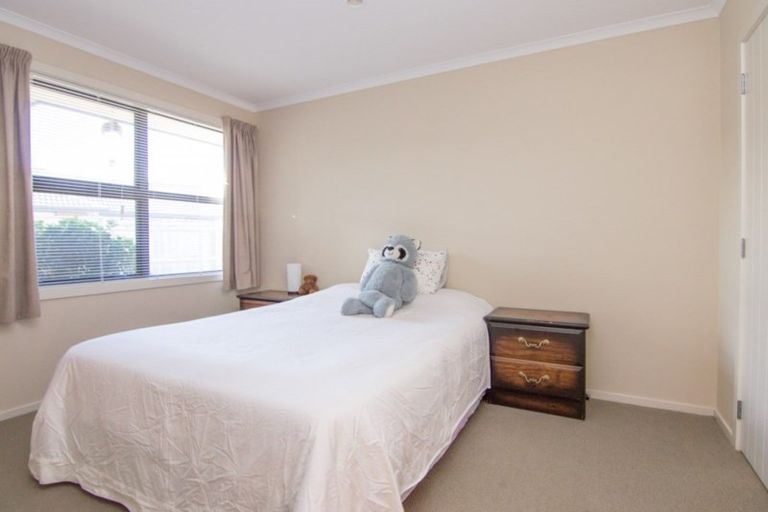 Photo of property in 8 Medallion Court, Kelvin Grove, Palmerston North, 4414