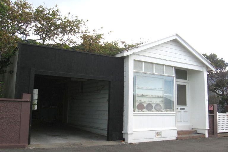 Photo of property in 12 Ferry Street, Seatoun, Wellington, 6022