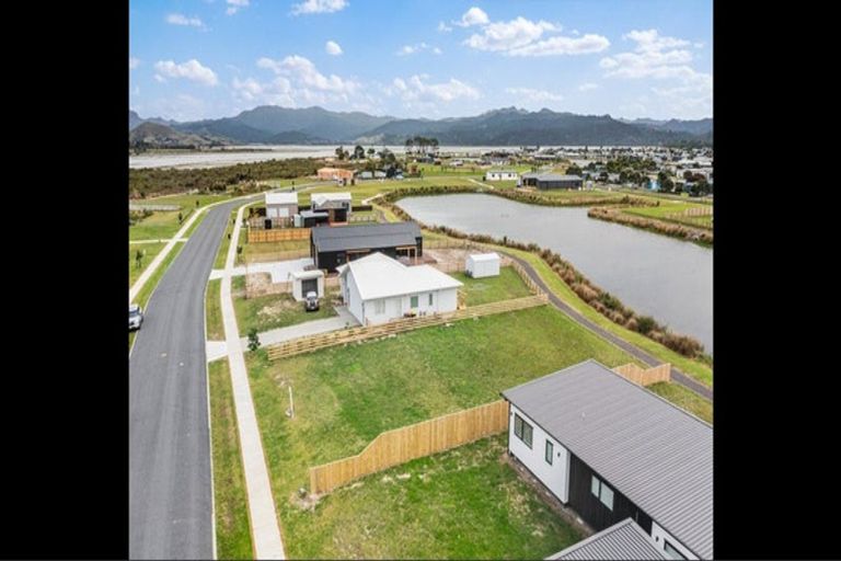 Photo of property in 208 Hamiora Street, Matarangi, 3592