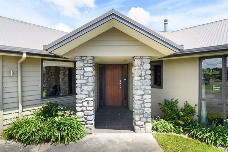 Photo of property in 57 Chestnut Close, Kelvin Grove, Palmerston North, 4414