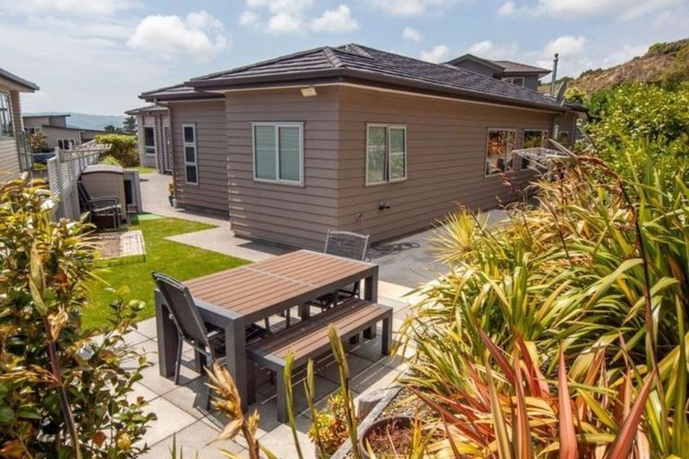 Photo of property in 20 The Fjord, Aotea, Porirua, 5024