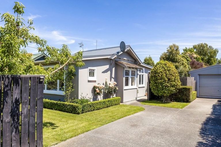 Photo of property in 12 Cheviot Street, Spreydon, Christchurch, 8024