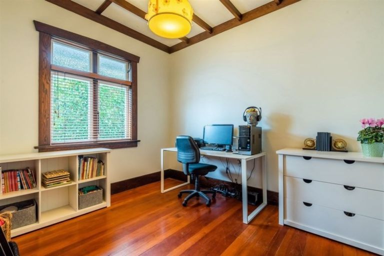 Photo of property in 2/10 Birkley Road, Bayswater, Auckland, 0622