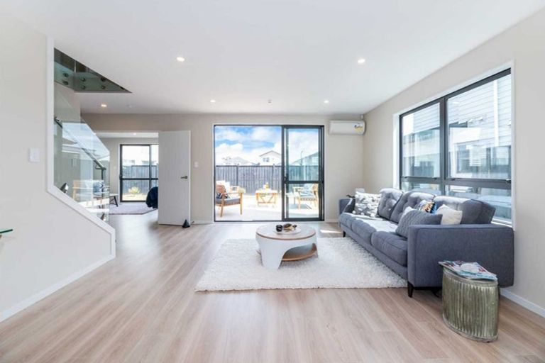 Photo of property in 18 Myland Drive, Hobsonville, Auckland, 0616