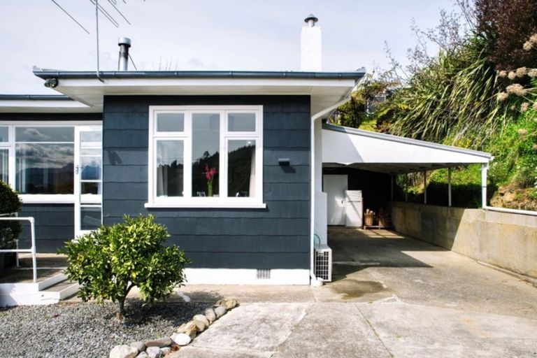 Photo of property in 22 Buller Street, Picton, 7220