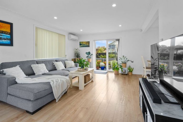 Photo of property in 236 Whitney Street, Blockhouse Bay, Auckland, 0600