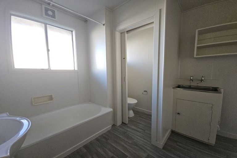 Photo of property in 3/35 Mana Esplanade, Paremata, Porirua, 5026