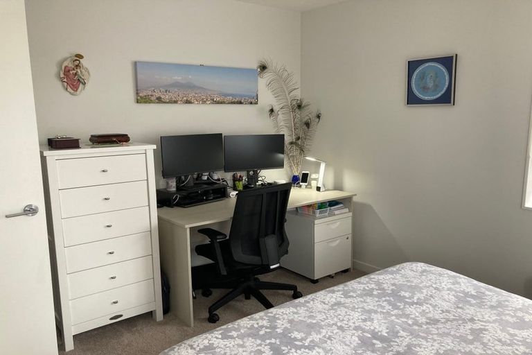 Photo of property in 2 Stone Street, Miramar, Wellington, 6022