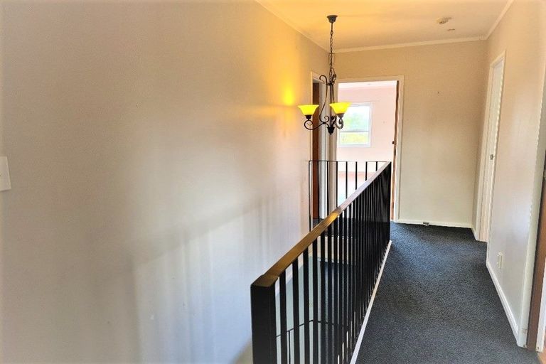 Photo of property in 1 Malters Place, Browns Bay, Auckland, 0630
