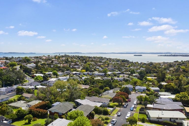 Photo of property in 1/6 Reydon Place, Cockle Bay, Auckland, 2014