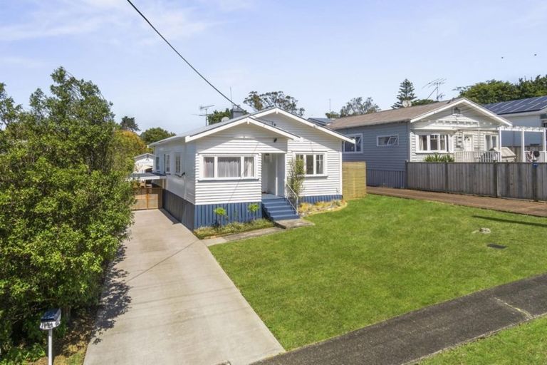 Photo of property in 25 Brandon Road, Glen Eden, Auckland, 0602