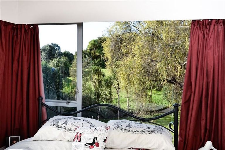 Photo of property in 2/11 Kahika Road, Birkdale, Auckland, 0626