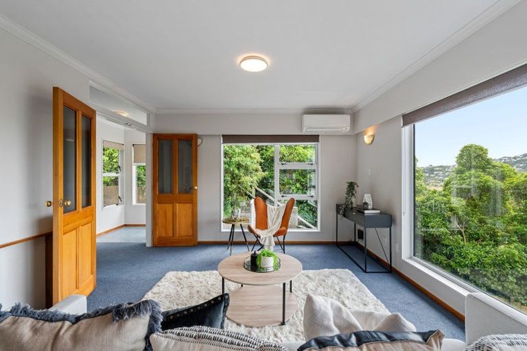 Photo of property in 8b Randolph Road, Crofton Downs, Wellington, 6035