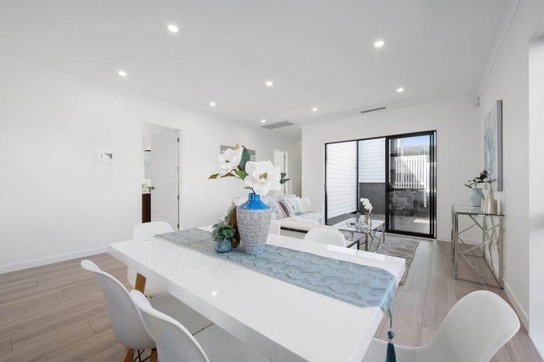 Photo of property in 52 Whakairo Crescent, Gulf Harbour, Whangaparaoa, 0930