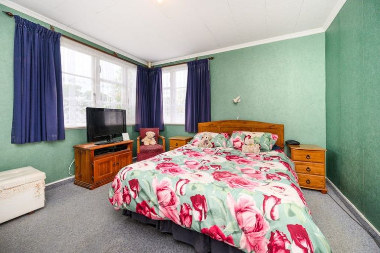 Photo of property in 42 Ihle Street, Terrace End, Palmerston North, 4410