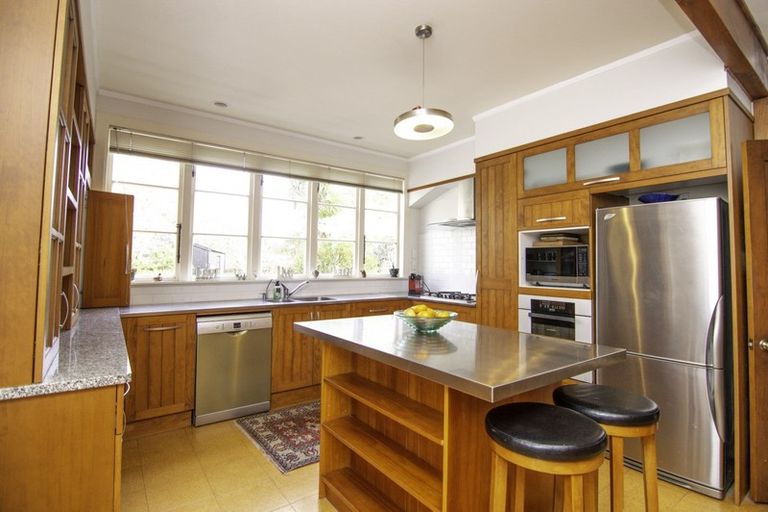 Photo of property in 200 Aokautere Drive, Fitzherbert, Palmerston North, 4471