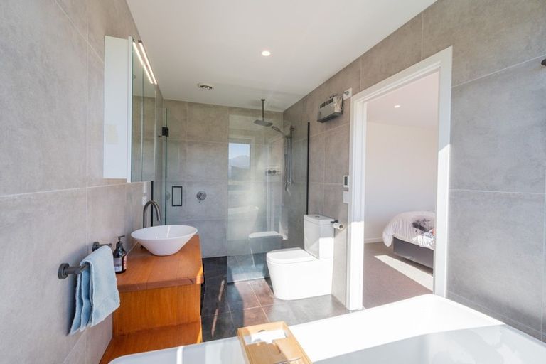 Photo of property in 10 Red Deer Place, Te Anau, 9600