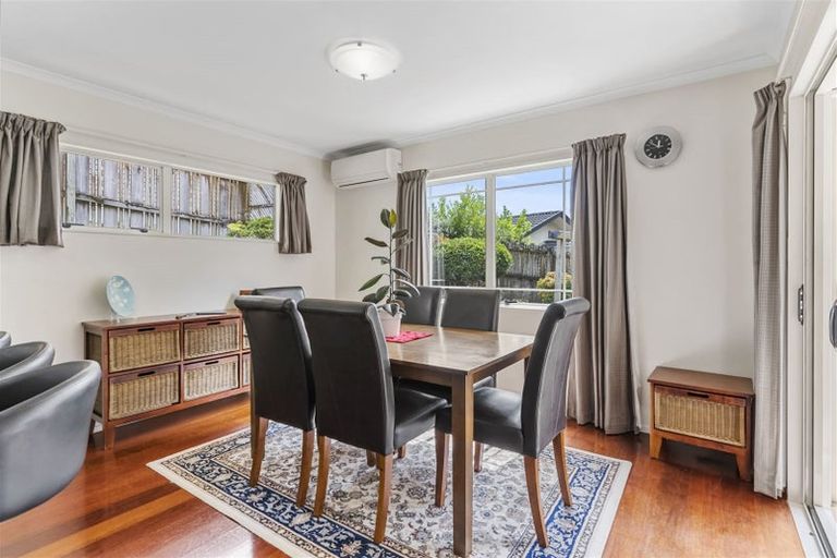 Photo of property in 8 Fulmar Way, Unsworth Heights, Auckland, 0632