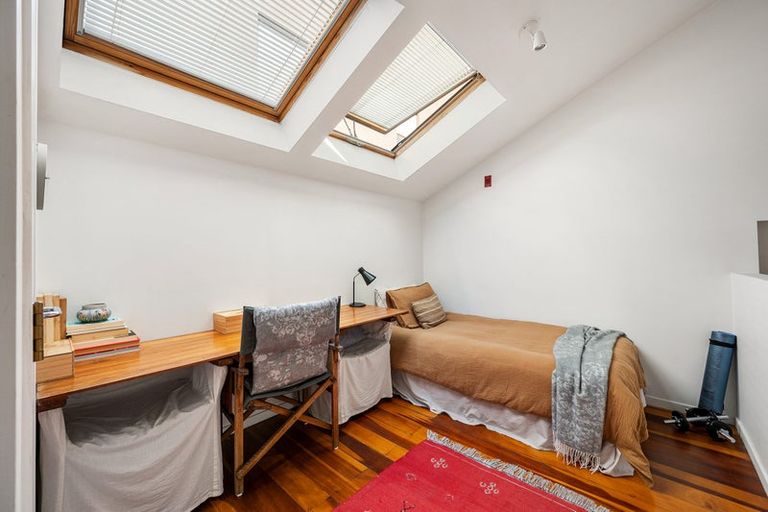 Photo of property in Courtenay Mews Apartments, 6/14 Alpha Street, Te Aro, Wellington, 6011
