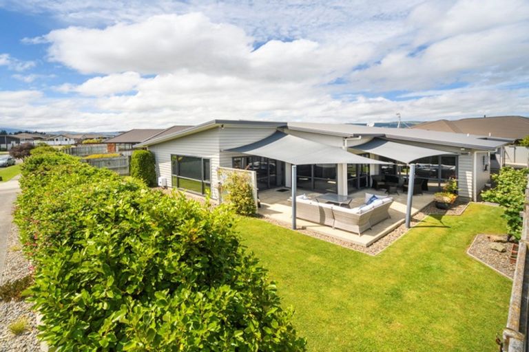 Photo of property in 48 Rosalie Terrace, Kelvin Grove, Palmerston North, 4414