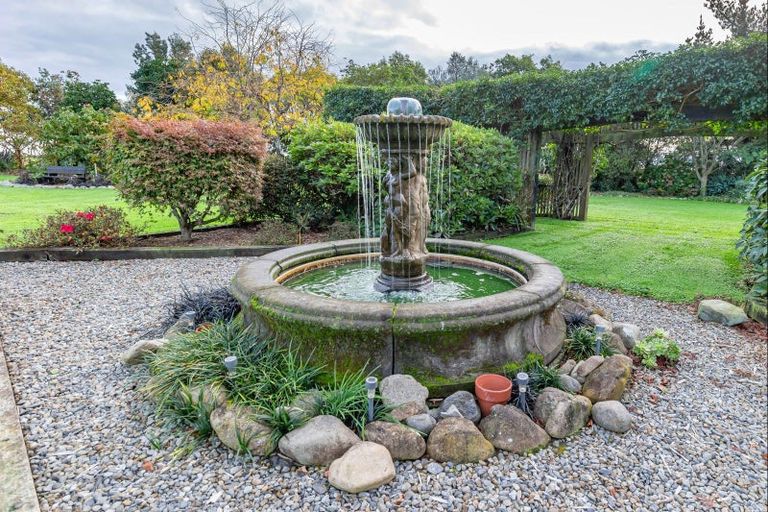 Photo of property in 66 Pohutukawa Drive, Levin, 5571