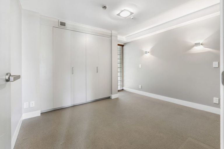 Photo of property in The Capital, 11/370 Oriental Parade, Oriental Bay, Wellington, 6011