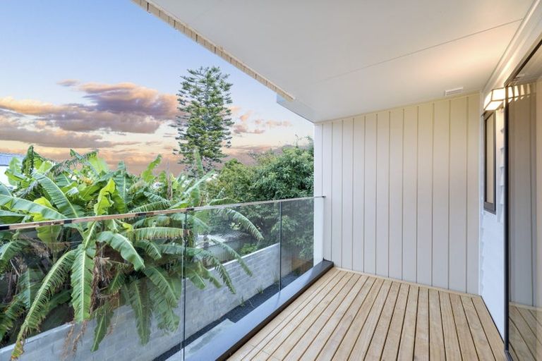 Photo of property in 8/11 Hereford Street, Te Atatu Peninsula, Auckland, 0610