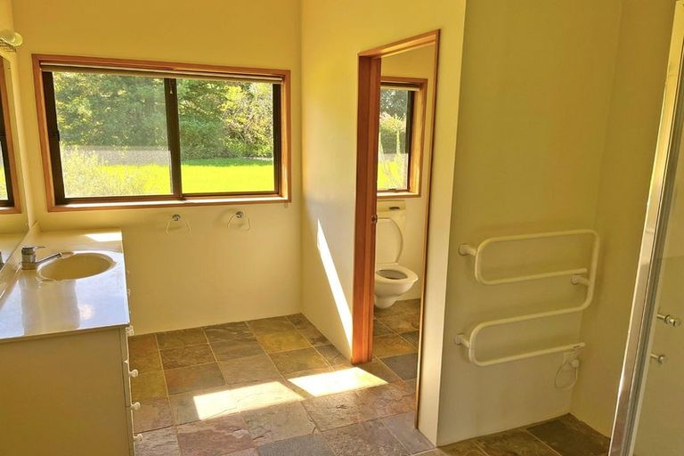 Photo of property in 1025 Takatu Road, Tawharanui Peninsula, Matakana, 0986