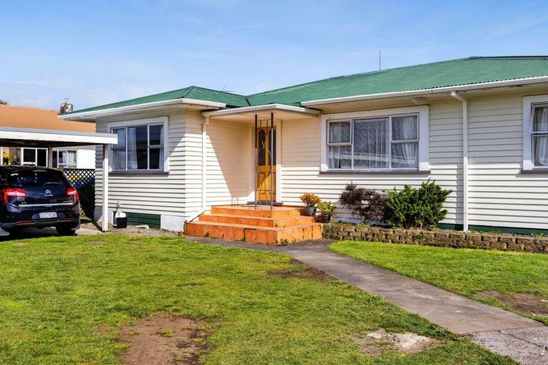 Photo of property in 21 Vogel Street, Hawera, 4610