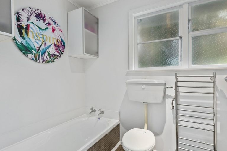 Photo of property in 40 Holborn Drive, Stokes Valley, Lower Hutt, 5019