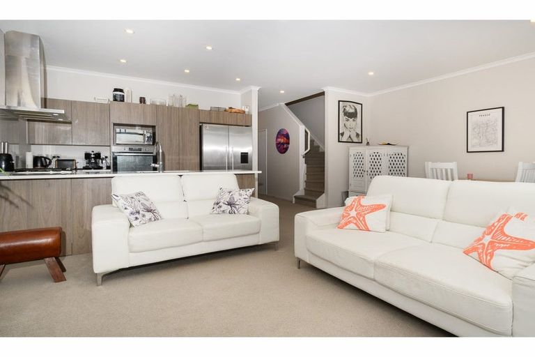 Photo of property in 12b Dida Park Drive, Kumeu, 0810