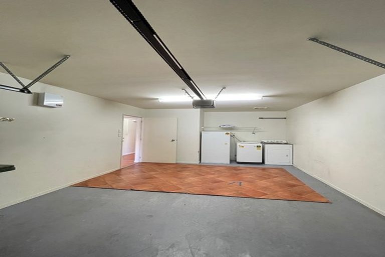 Photo of property in Lakeview Terrace, 12/14 Ambrico Place, New Lynn, Auckland, 0600