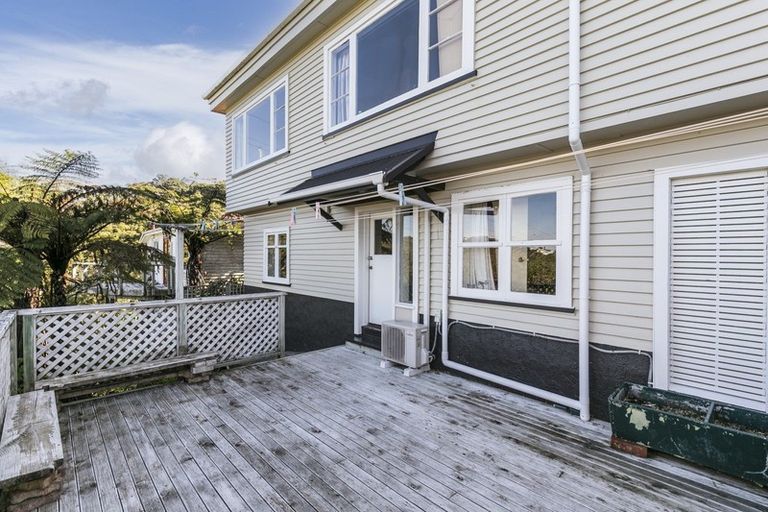 Photo of property in 17 Highbury Road, Highbury, Wellington, 6012