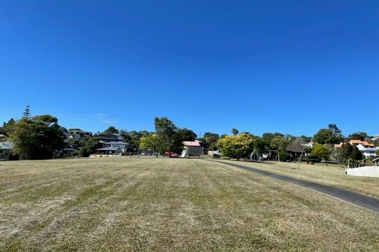 Photo of property in 35 Rifleman Rise, Unsworth Heights, Auckland, 0632