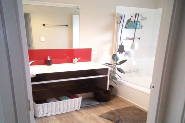 Photo of property in 28b Dingadee Street, Welcome Bay, Tauranga, 3112