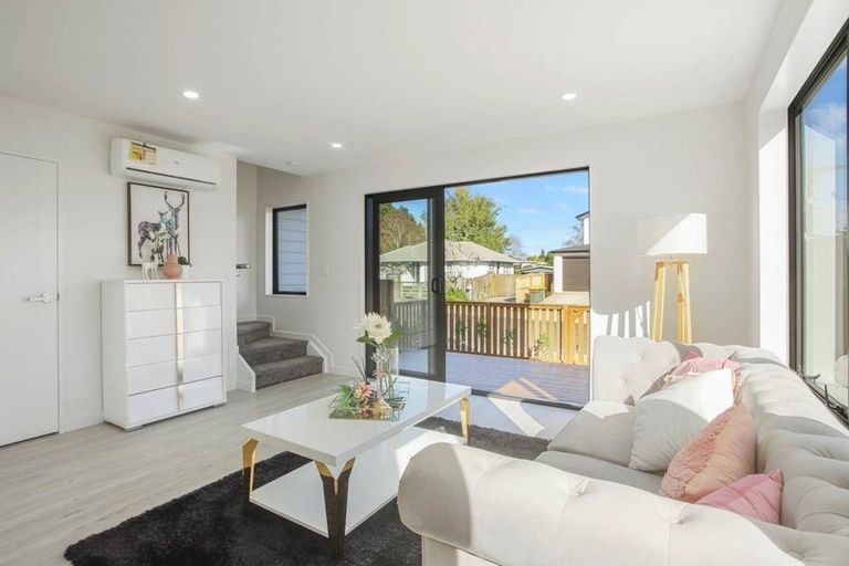 Photo of property in 2/10 Alan Avenue, Henderson, Auckland, 0610