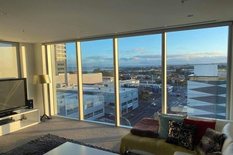 Photo of property in Sentinel Apartments, 604/3 Northcroft Street, Takapuna, Auckland, 0622