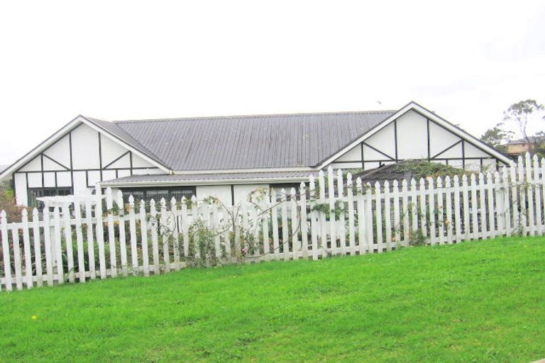 Photo of property in 8 The Close, Greenhithe, Auckland, 0632