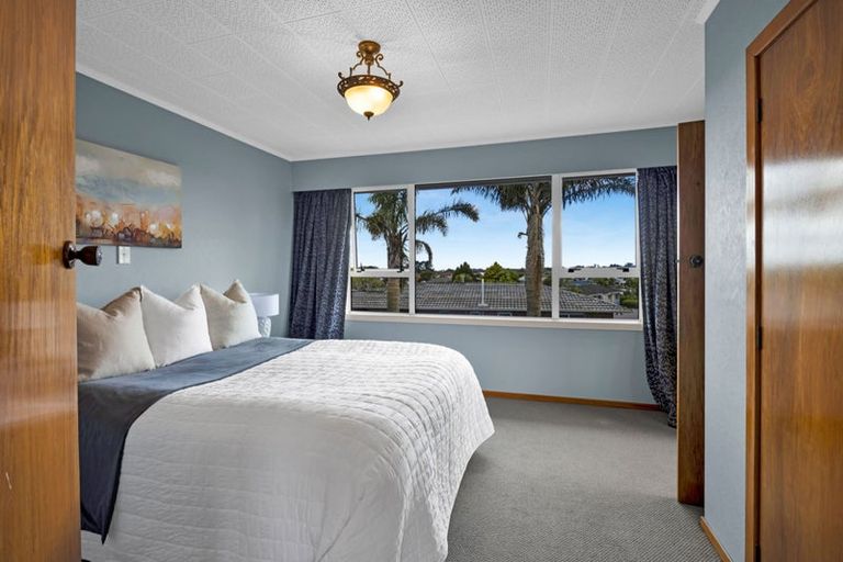 Photo of property in 12a Julian Place, Westown, New Plymouth, 4310