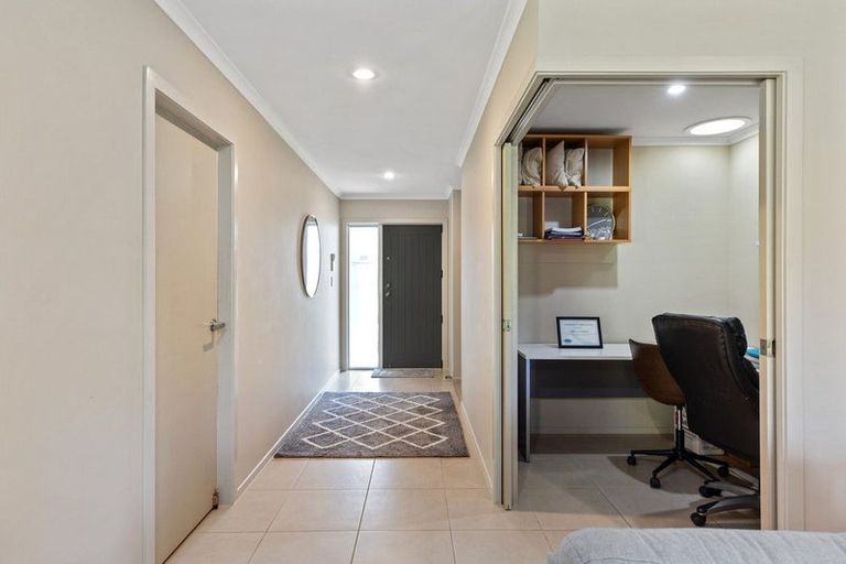 Photo of property in 45 Bridgewater Way, Pyes Pa, Tauranga, 3112