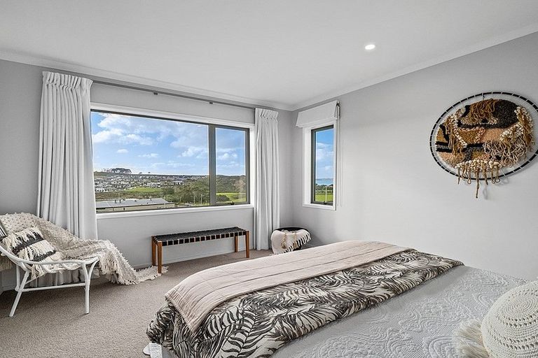 Photo of property in 79 Te Oneroa Way, Long Bay, Auckland, 0630